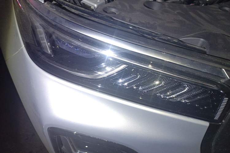 Used Hongqi HS5 2025 2.0T Two-Wheel Drive Flagship Pro Edition
