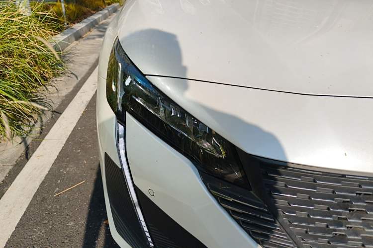 Used Peugeot 408 2022 1.6T Light-Chasing Edition
