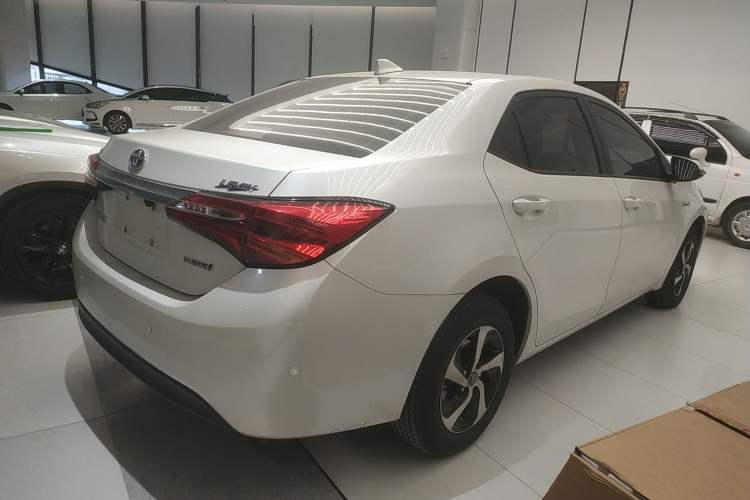 Used Toyota Levin 2017 Revised Dual-Engine 1.8H GS E-CVT Elite Sunroof Version China V Standard
