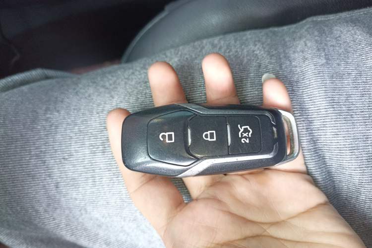 Used Ford Edge 2016 EcoBoost 245 Two-Wheel-Drive Titanium 7-Seater