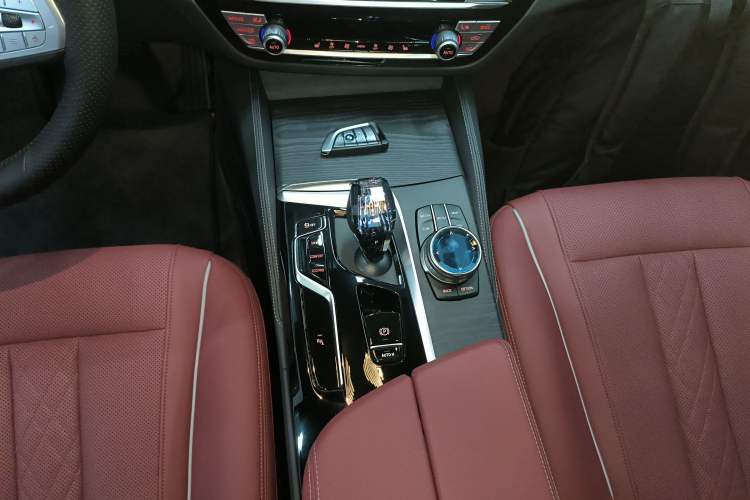 Used BMW 5 Series 2023 Restyled 530Li Leading Edition M Sport Package
