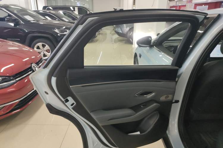 Used BYD Qin L 2025 DM-i Smart Drive 120KM Superior Model
