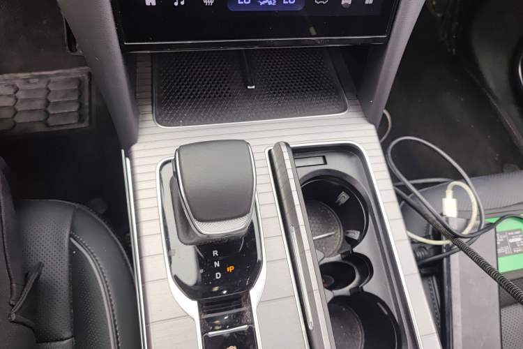 Used Hongqi HS7 PHEV 2024 2.0T PHEV Four-Wheel Drive Flagship Edition 6 Seats