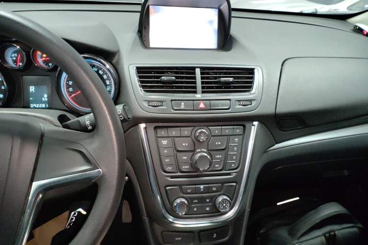 Used Buick Encore 2015 1.4T Automatic Two-Wheel Drive Urban Elite Version