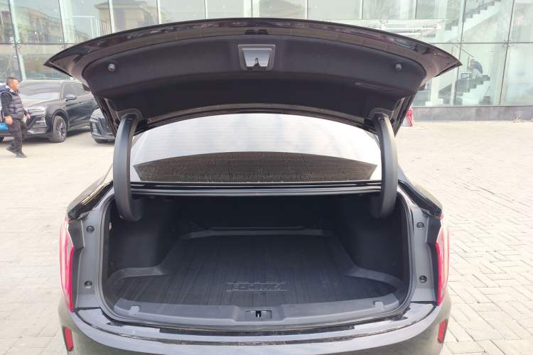 Used Hongqi E-QM5 2024 610 km PLUS