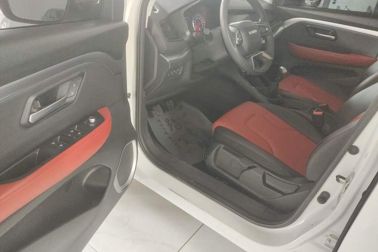 Used Haval H2s 2018 1.5T Manual Fashion Model