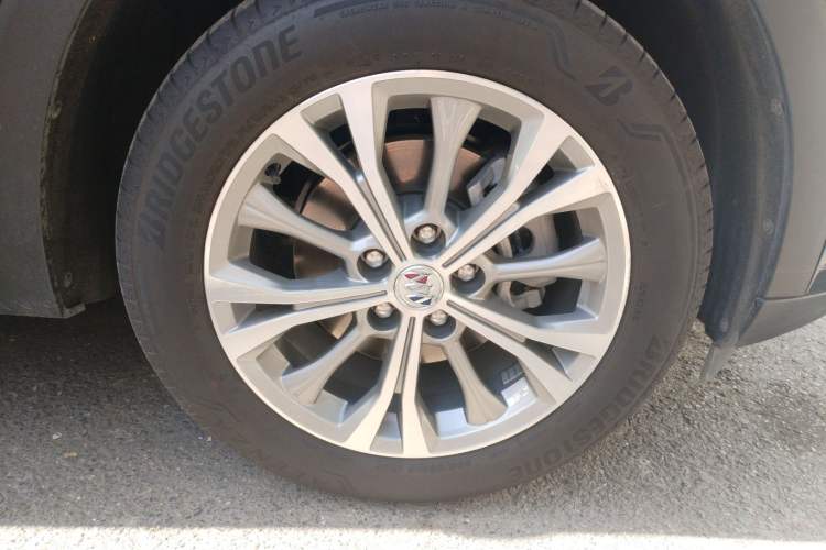 Used Buick Envision 2022 Encore Plus 652T Five-Seat All-Wheel-Drive Luxury Model
