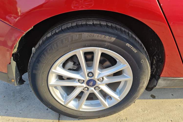 Used Ford Focus 2015 Hatchback 1.6L Automatic Fashion Edition