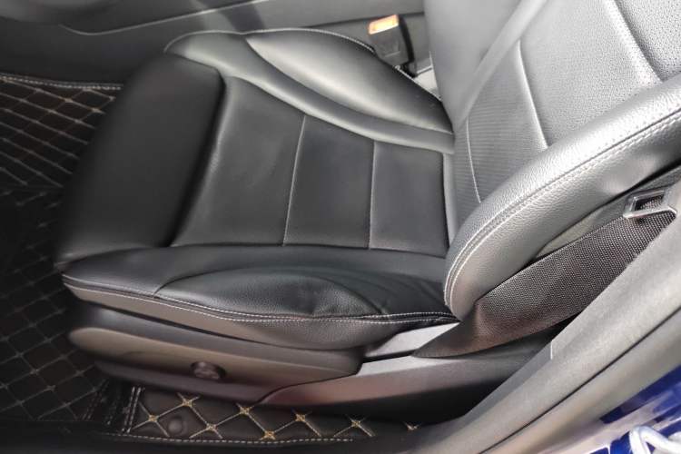 Used Mercedes-Benz GLC 2018 GLC 260 4MATIC Luxury Model
