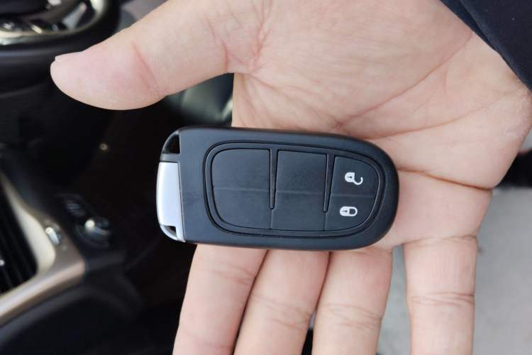 Used  Cherokee 2016 2.4L Professional Edition
