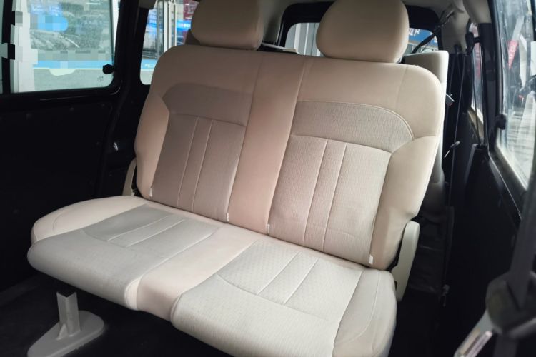 Used FORTHING Lingzhi 2023 M5L 1.6L Base Model 7 Seats
