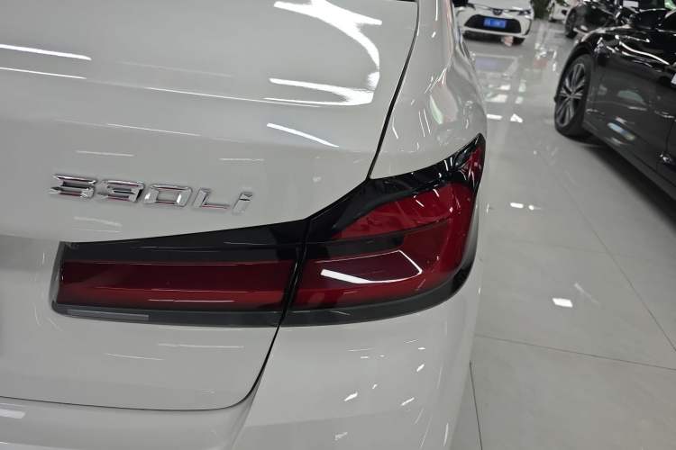 Used BMW 5 Series 2023 Restyled 530Li Leading Edition M Sport Package
