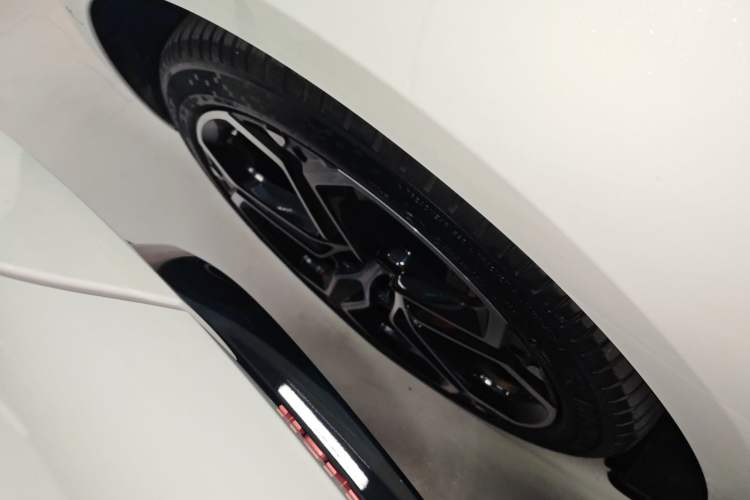 Used  SU7 2024 Rear-Drive Ultra-Long Range Advanced Pro-Level Intelligent Driving Version