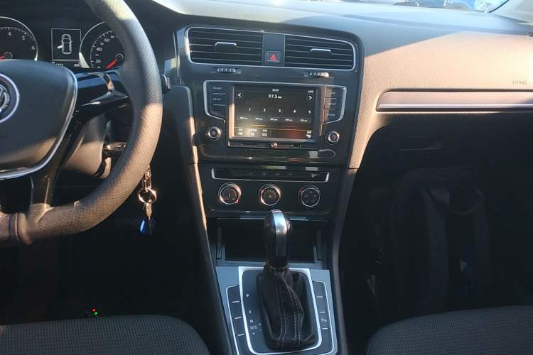 Used Volkswagen Golf 2017 230TSI Automatic Comfort Edition – Celebrating Milestone of One Million Units
