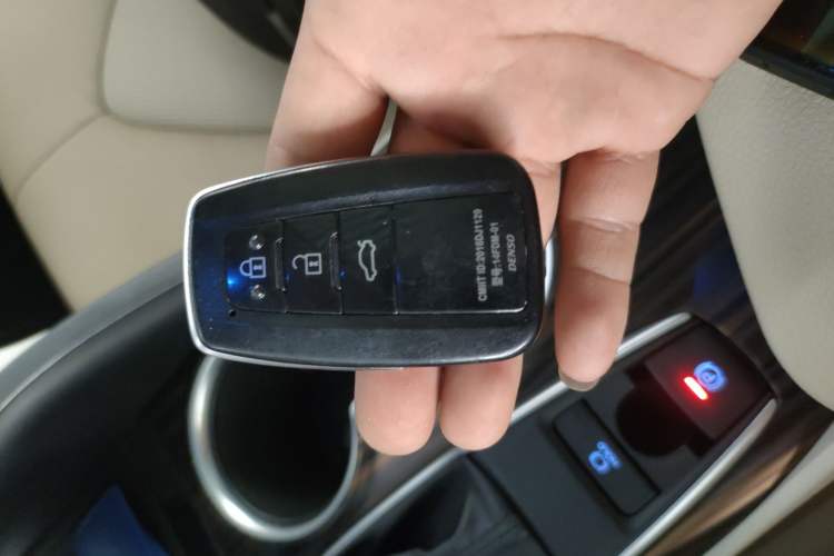 Used Toyota Camry 2019 Revised Version 2.0G Luxury Edition
