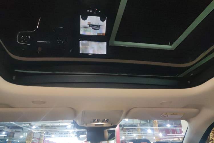 Used Land Rover Range Rover Evoque 2023 Aurora L 249 PS Luxury Edition
