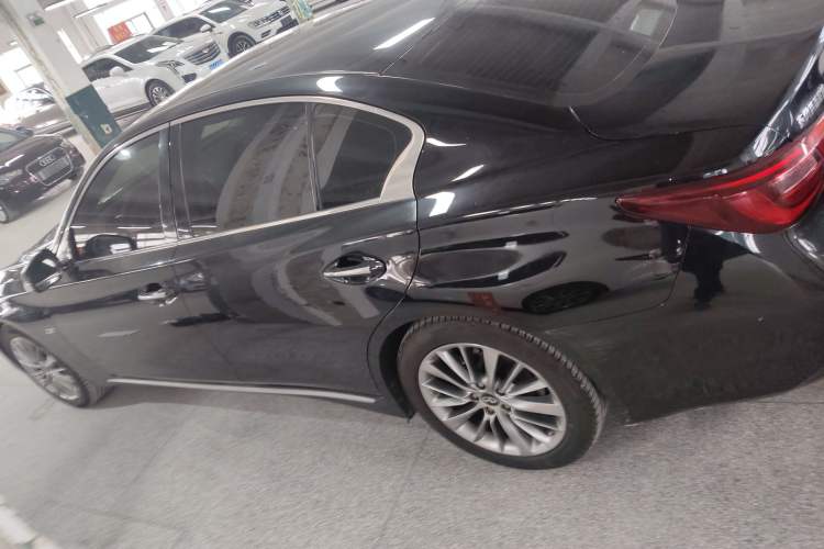 Used Infiniti Q50L 2018 2.0T Enjoyment Version China VI Standard
