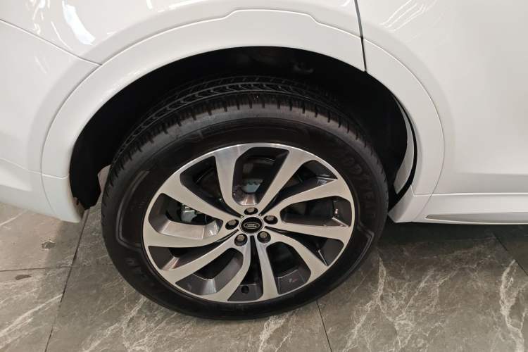 Used Land Rover Discovery Sport 2024 Performance Tech Edition
