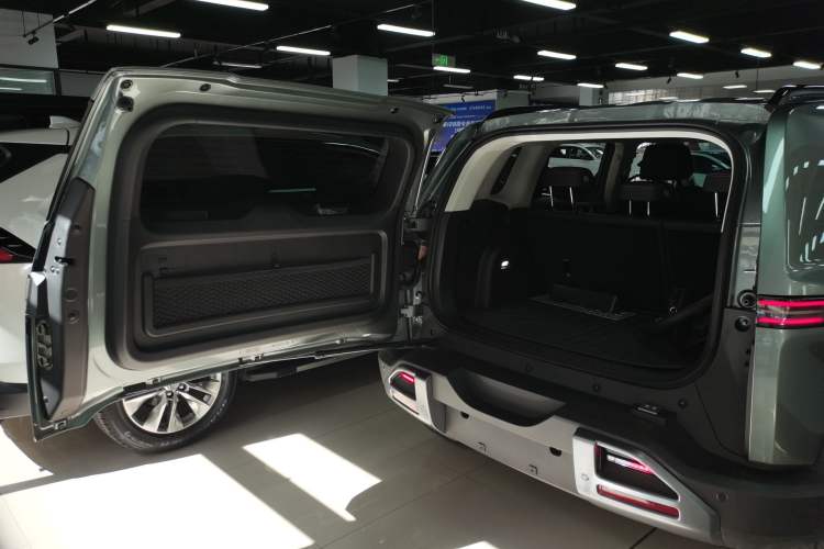 Used  Titanium 3 2025 501KM All-Wheel Drive Intelligent Driving Ultra Version
