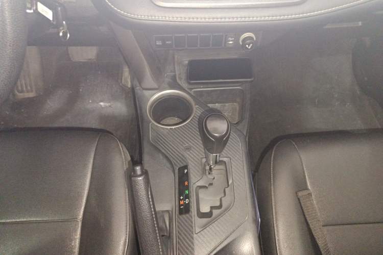 Used Toyota RAV4 2015 2.0L CVT Two-Wheel Drive Fashion Edition