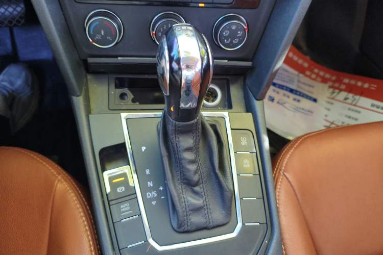 Used Volkswagen Lamando 2017 230TSI DSG Fashion Edition
