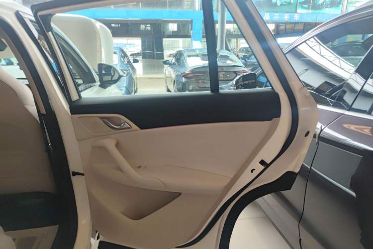 Used Roewe D5X DMH 2024 135 Tech Edition
