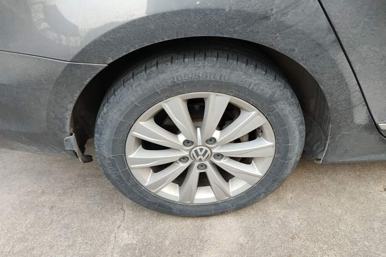 Used Volkswagen Sagitar 2015 1.6L Manual Comfort Model