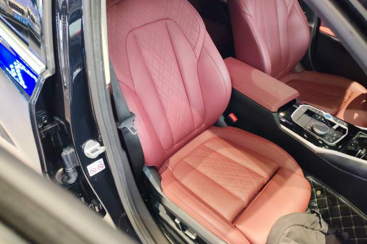 Used BMW i3 2024 eDrive 35 L
