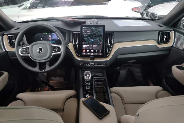 Used Volvo XC60 2026 B5 4x4 SmartDrive Sport Edition