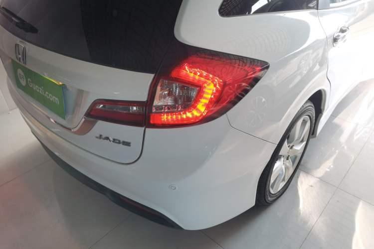 Used Honda Jade 2014 1.8L Automatic Comfort Elite Version 5 Seats