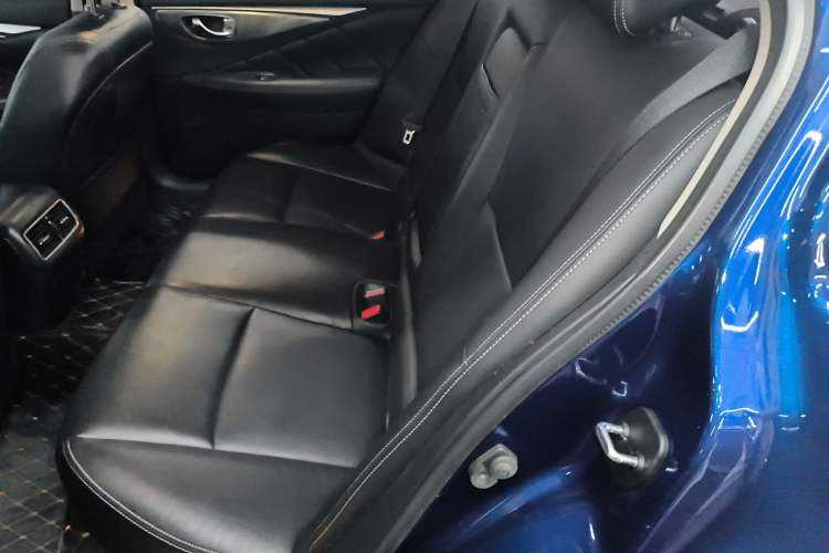 Used Infiniti Q50L 2018 2.0T Enjoyment Version China VI Standard
