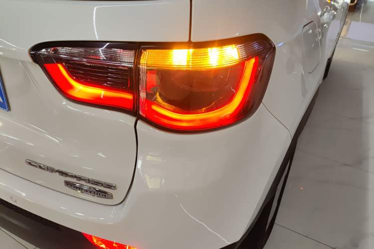 Used  Compass 2019 220T Automatic Family Edition
