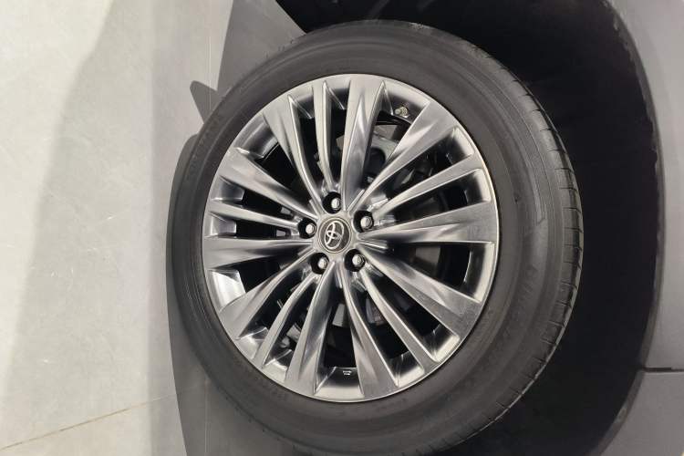 Used Toyota Highlander 2022 Dual-Engine 2.5L Four-Wheel Drive Prestige Version 7 Seats