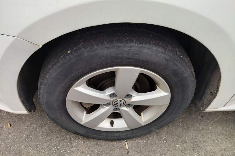 Used Volkswagen Lavida 2013 Revised Classic 1.6L Automatic Fashion Edition
