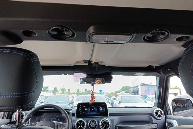 Used Beijing Auto BJ40 2023 2.0D Automatic Four-Wheel Drive Blade Hero Edition Adventurer Type
