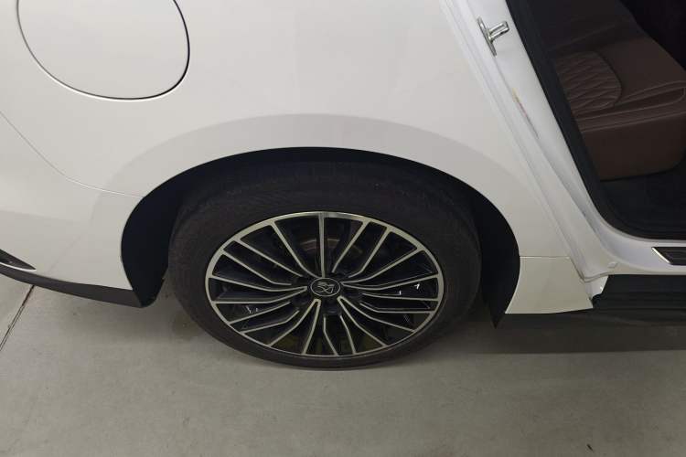 Used BYD Han 2022 DM-i 121KM Prestige Model
