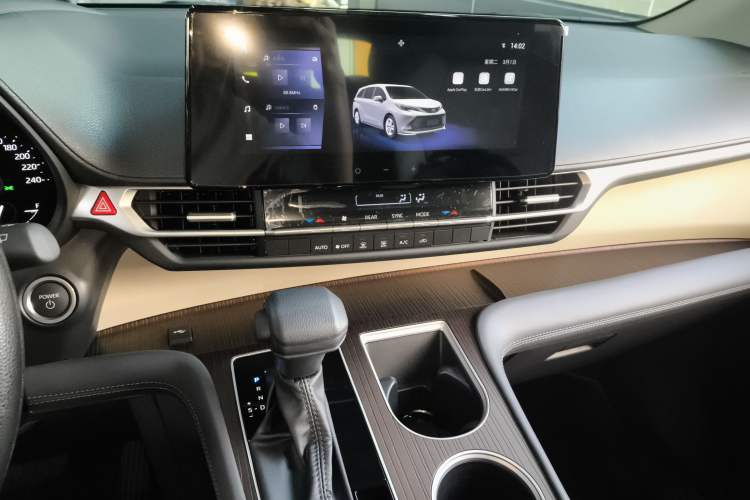 Used Toyota Sienna 2024 2.5L Hybrid Comfort Edition
