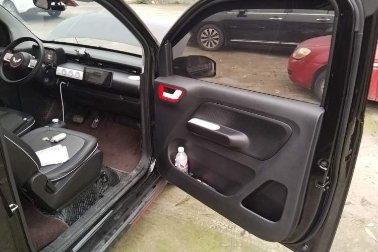 Used Wuling Hongguang MINIEV 2022 GAMEBOY 300km Enthusiast Model with Lithium Iron Phosphate
