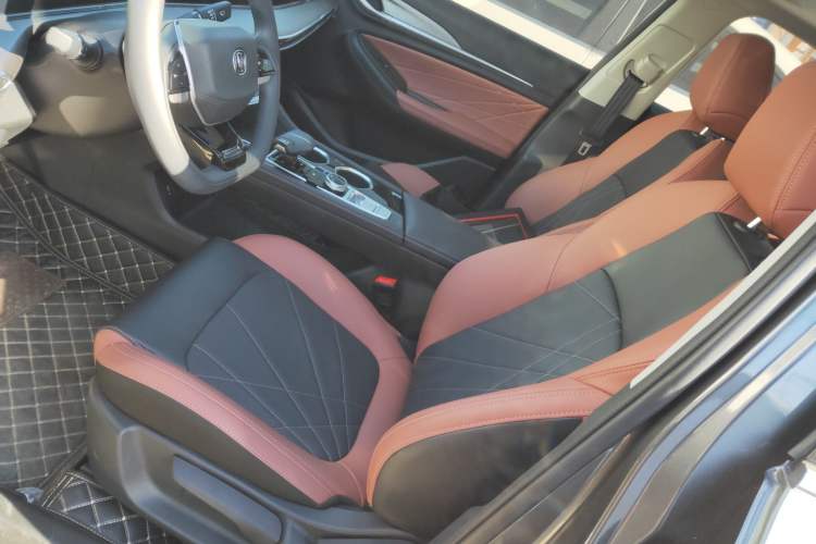 Used Changan Eado 2024 PLUS Blue Whale NE 1.4T GDI DCT High-Energy Edition
