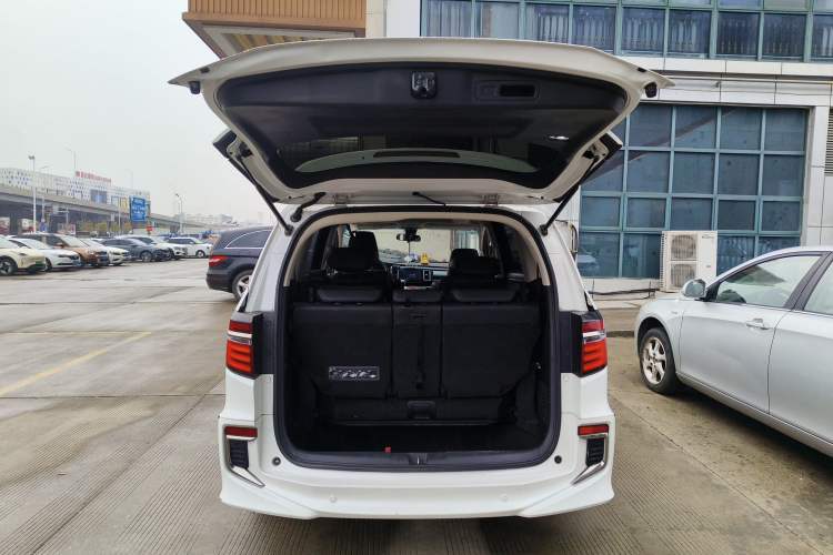 Used Honda Elysion 2019 2.0L Hybrid Luxury Edition
