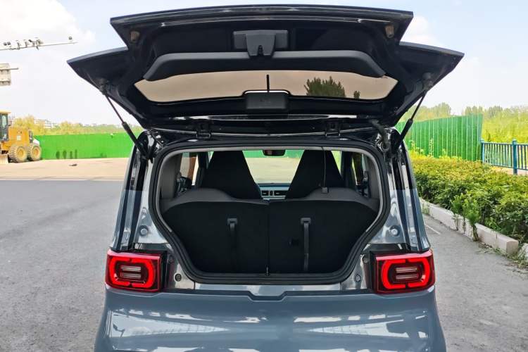 Used Wuling Hongguang MINIEV 2021 Macaron Fashion Model Lithium Iron Phosphate
