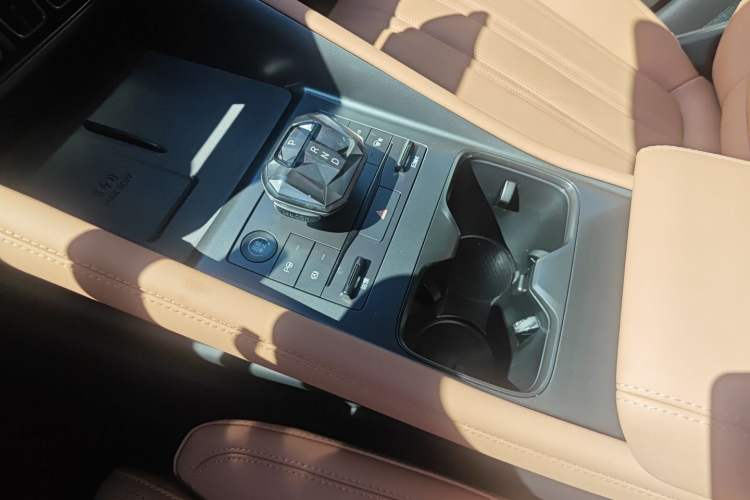 Used BYD Song L EV 2025 Intelligent Driving Version 602 km Range LiDAR-equipped All-Wheel-Drive Type
