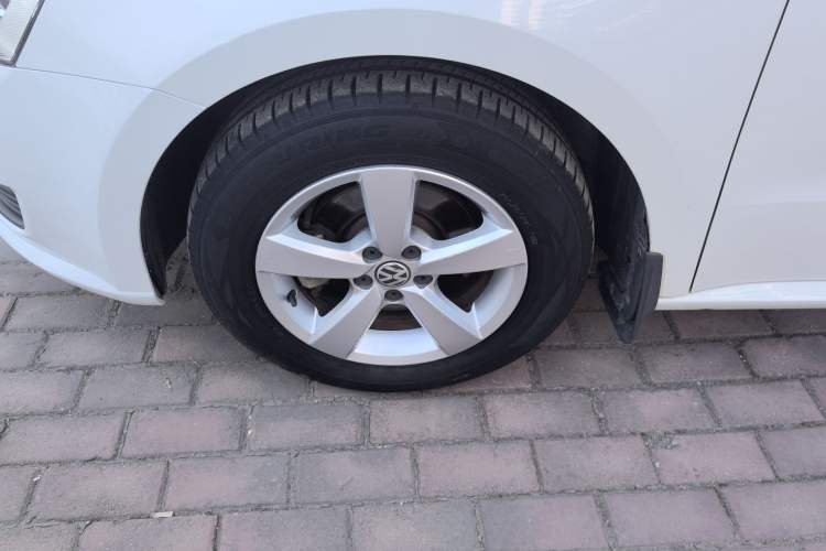 Used Volkswagen Gran Lavida 2013 1.6L Automatic Fashion Model
