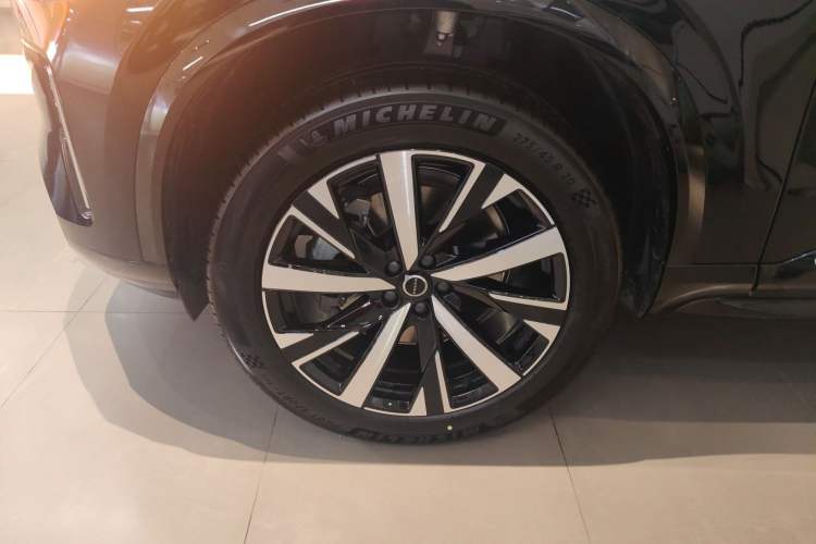 Used Volvo XC90 2025 Facelifted B5 Zhiyi Luxury Edition 5 Seats
