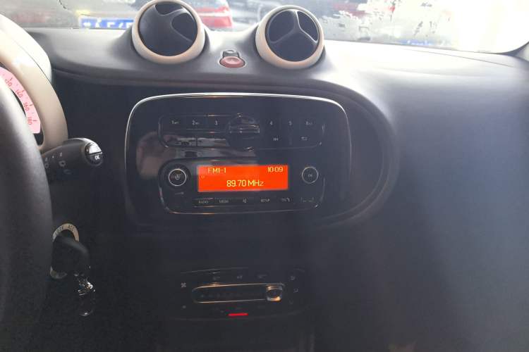 Used  fortwo 2018 1.0L 52kW Hardtop Dynamic Version China V