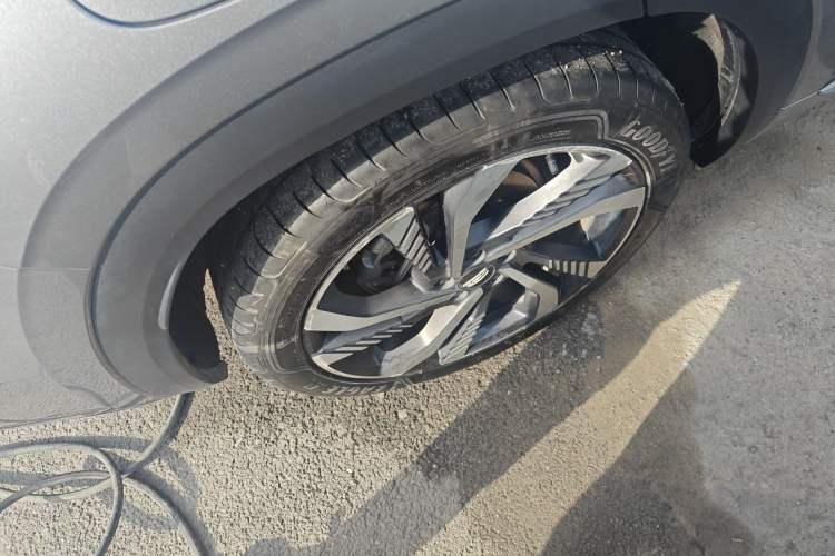 Used Geely Auto Monjaro L 2023 2.0TD High-Power Automatic Two-Wheel Drive Flagship Version
