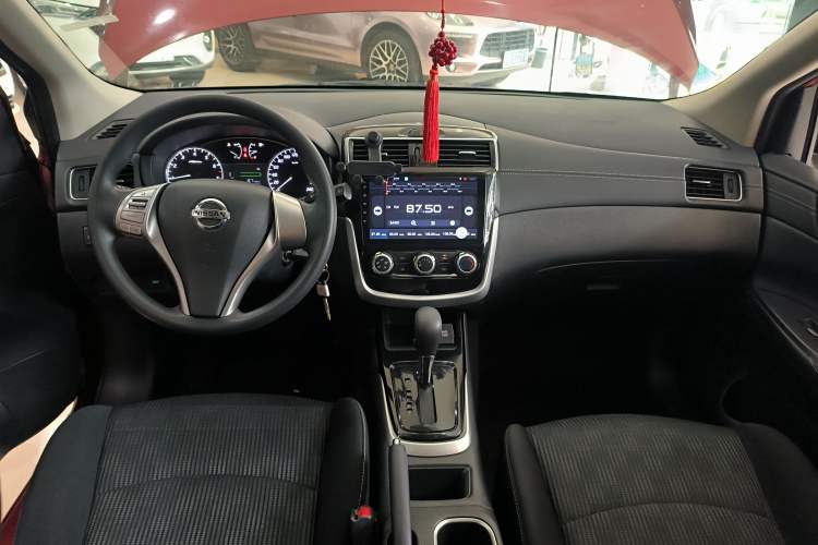 Used Nissan Tiida 2016 1.6L CVT Cool Dynamic Edition
