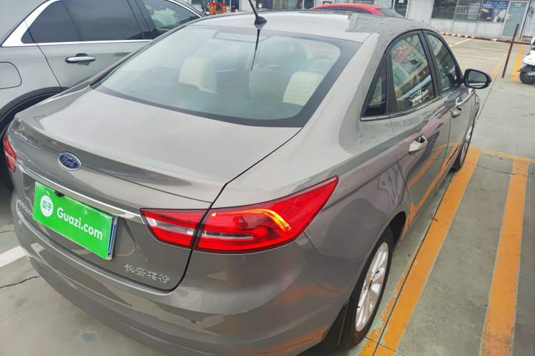 Used Ford Escort 2015 1.5L Automatic Fashion Model
