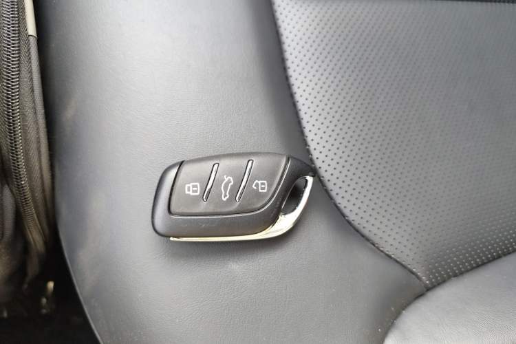 Used Roewe i6 MAX New Energy 2023 EV 420 Skyroof Special Edition
