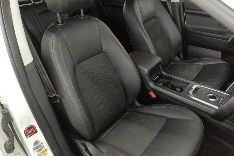 Used Land Rover Discovery Sport 2018 200 PS PURE Edition